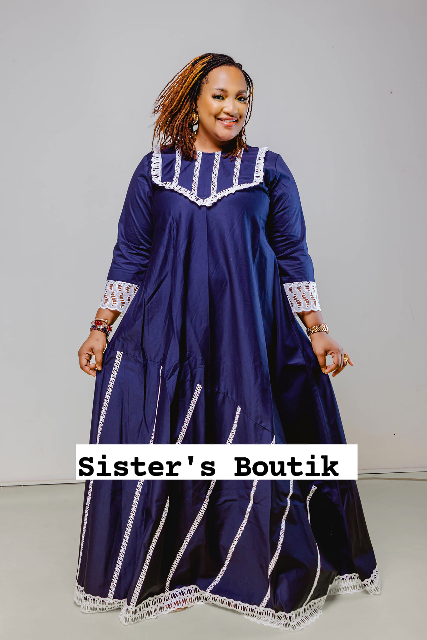 Robe Évasée en Coton et Dentelle 032 – Bleu