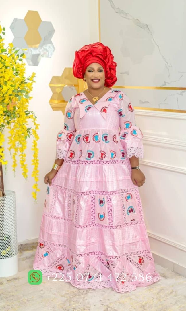 Robe en Bazin et dentelle
