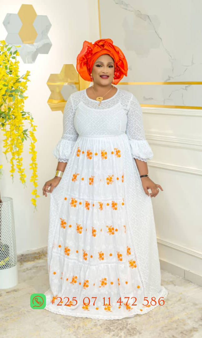 Rone blanche en dentelle