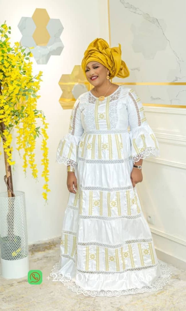 Robe en bazin et dentelle