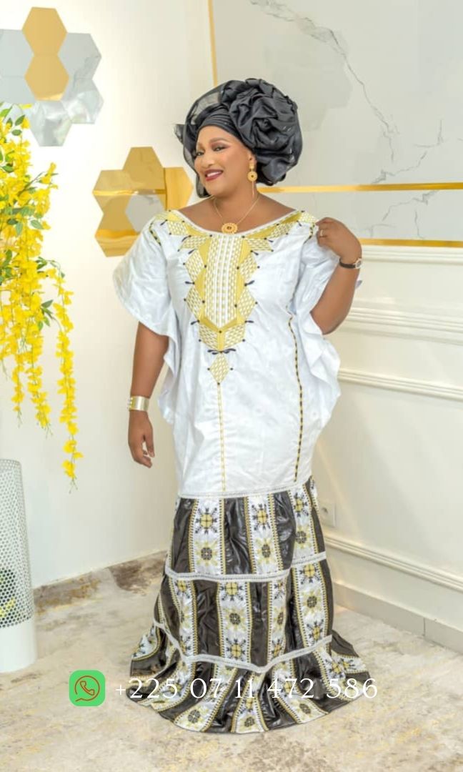 Robe brodée en bazin